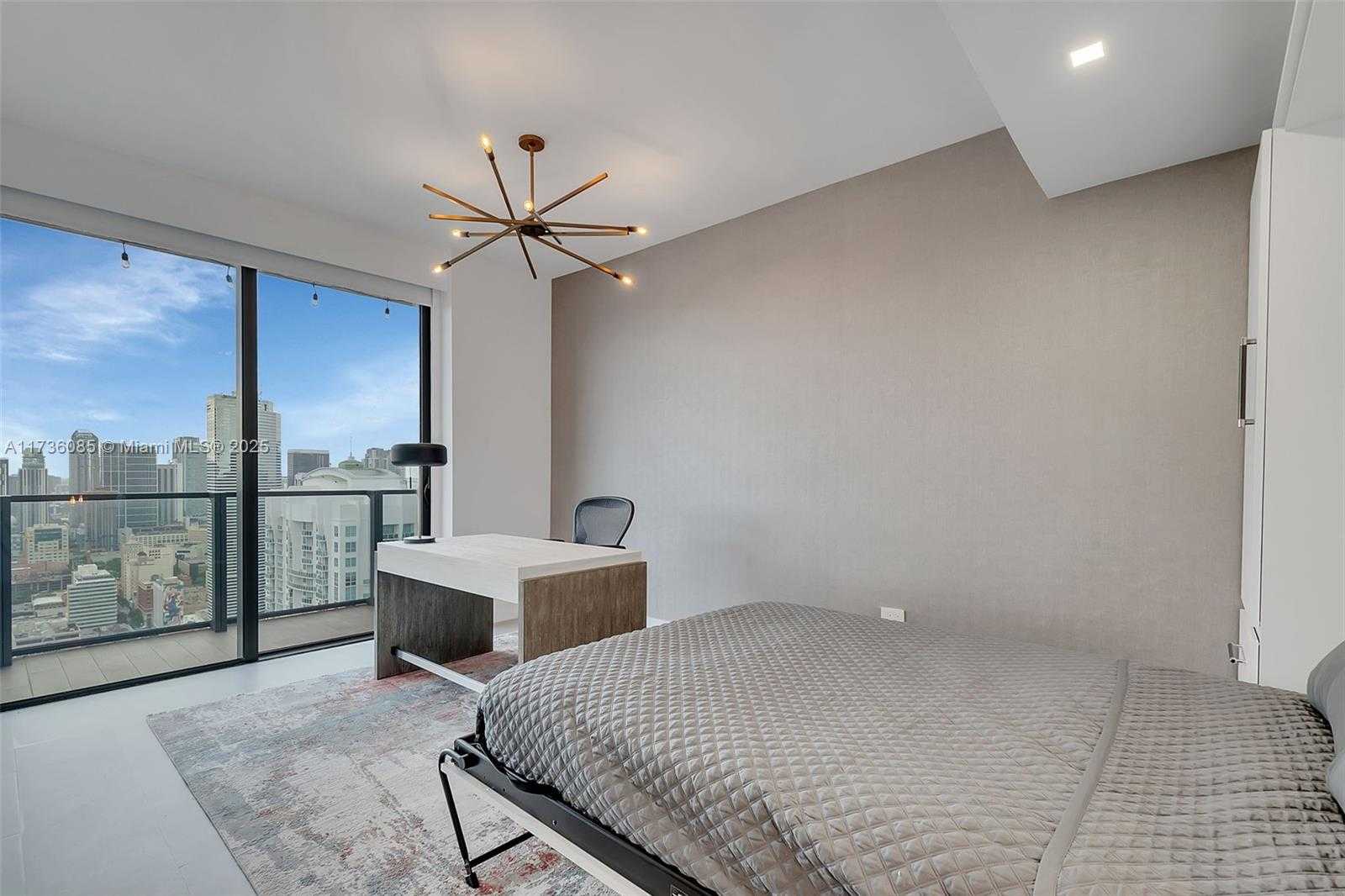 Small Image of 68 SE 6th St, Miami, FL 33131, USA Number 21