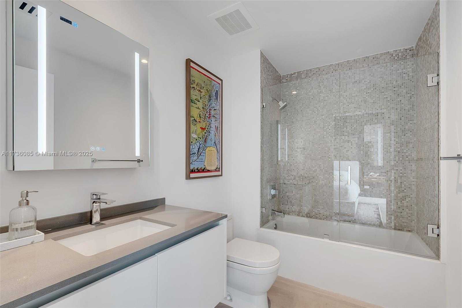 Small Image of 68 SE 6th St, Miami, FL 33131, USA Number 22