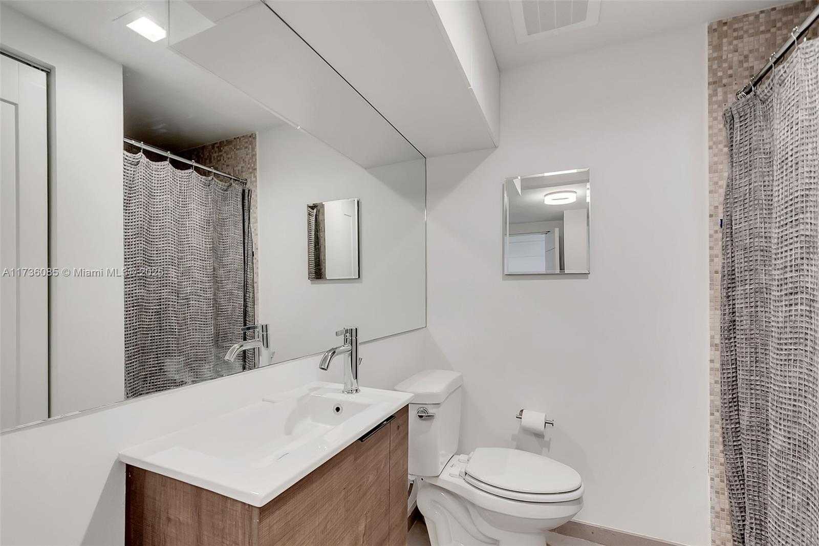 Small Image of 68 SE 6th St, Miami, FL 33131, USA Number 36