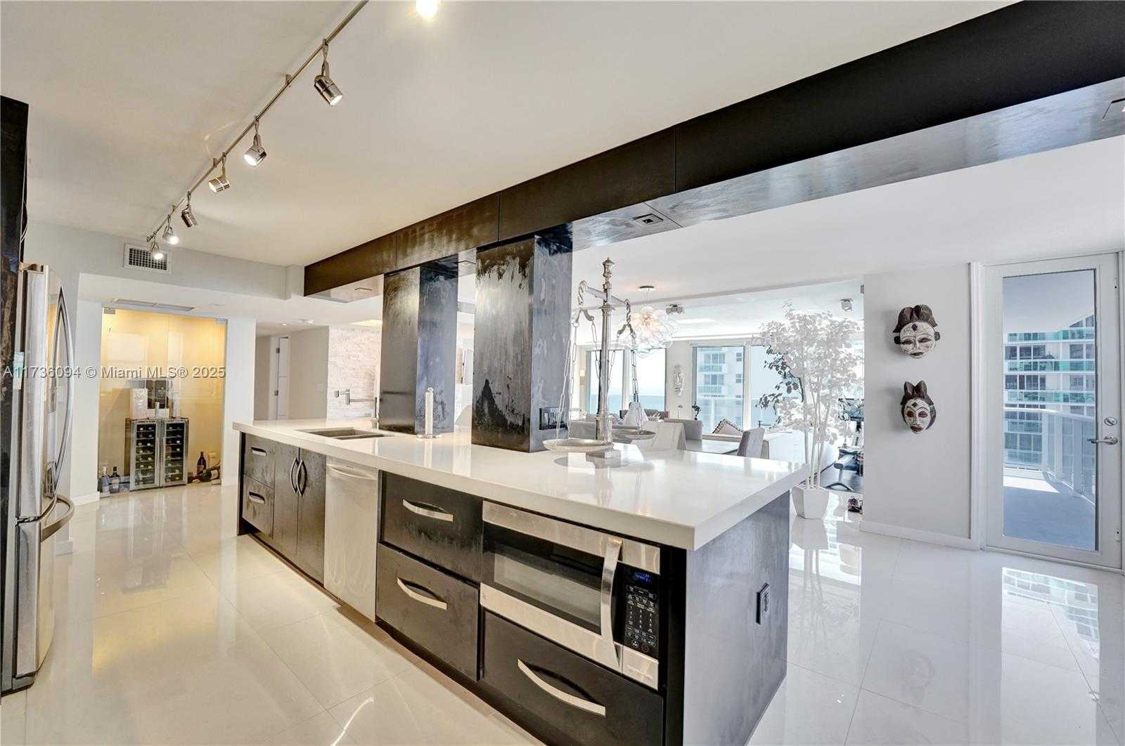 Small Image of 2751 SOUTH OCEAN DR #908S, Hollywood Number 19