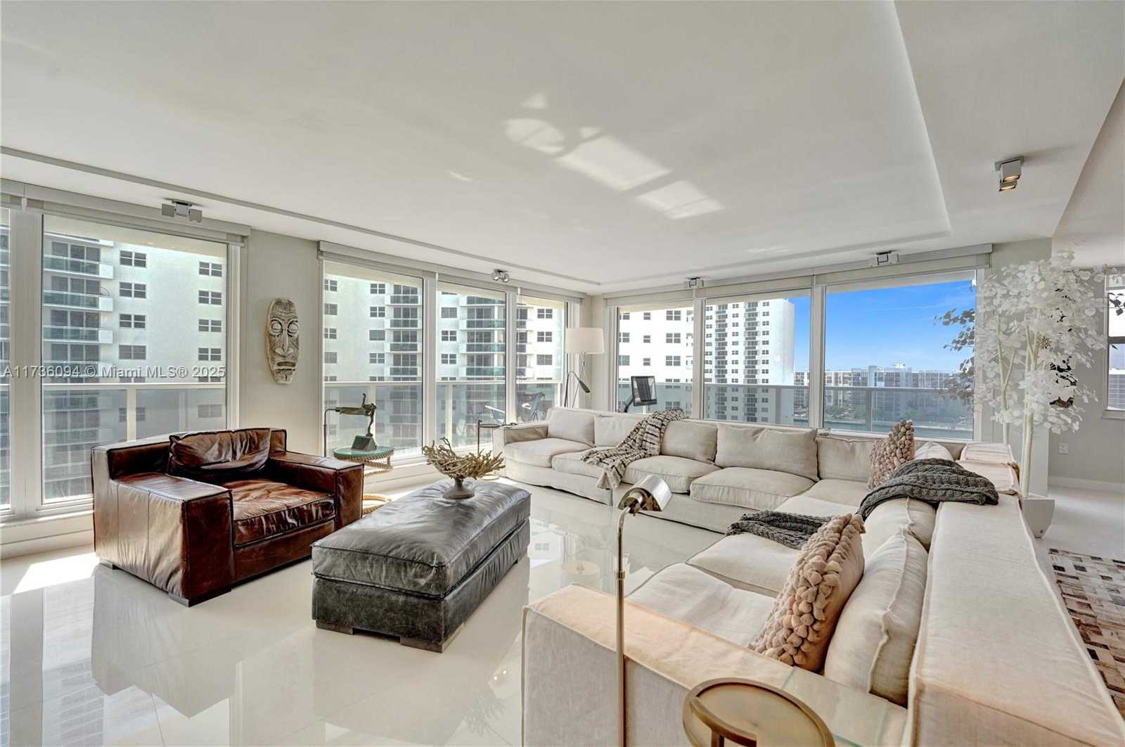 Small Image of 2751 SOUTH OCEAN DR #908S, Hollywood Number 2