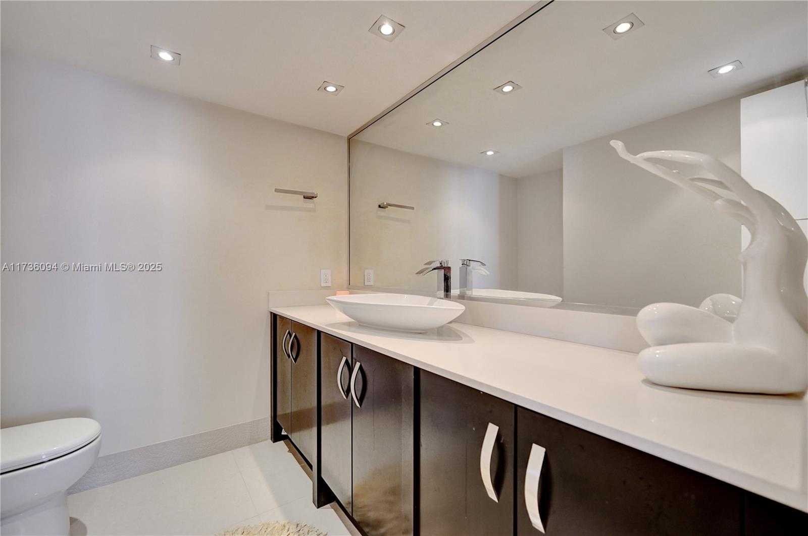 Small Image of 2751 SOUTH OCEAN DR #908S, Hollywood Number 45