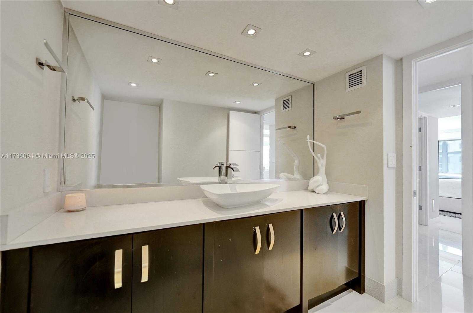 Small Image of 2751 SOUTH OCEAN DR #908S, Hollywood Number 47