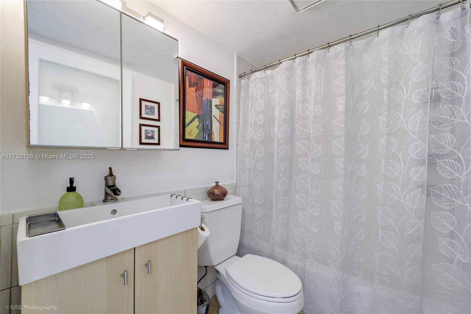 Small Image of 575 CRANDON BLVD #306, Key Biscayne Number 13