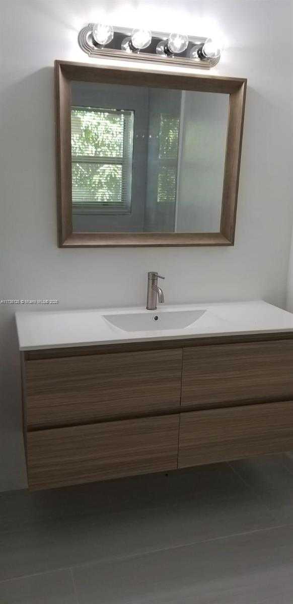 Small Image of 7903 SOUTH WEST 8TH ST, North Lauderdale Number 4