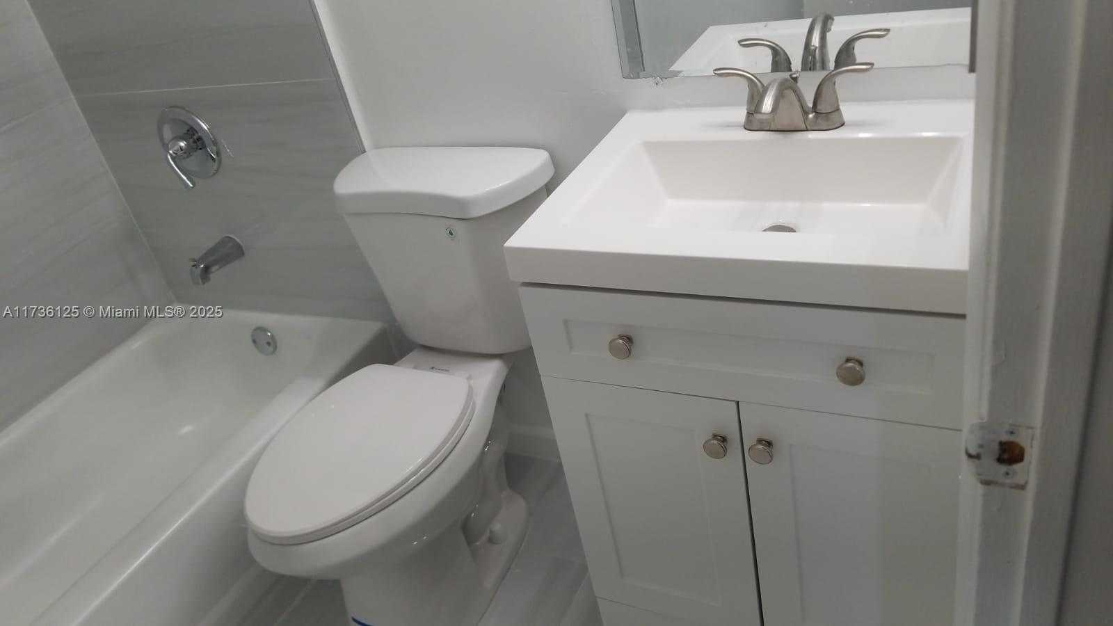 Small Image of 7903 SOUTH WEST 8TH ST, North Lauderdale Number 5