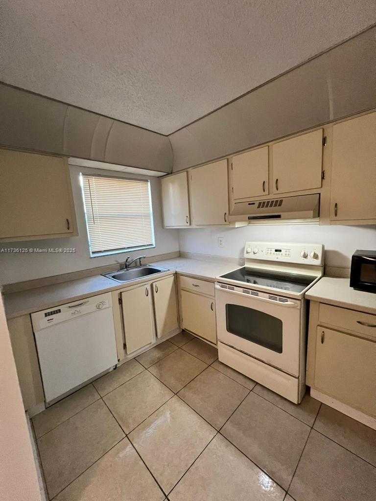 Small Image of 7903 SOUTH WEST 8TH ST, North Lauderdale Number 8