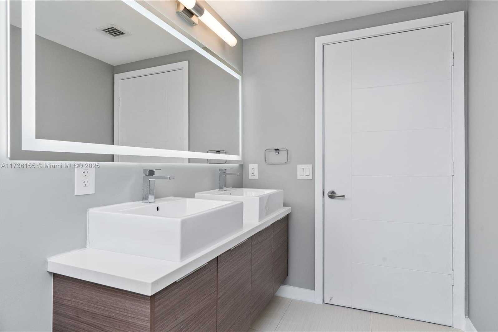 Small Image of 1010 SOUTH WEST 2ND AVE #803, Miami Number 31