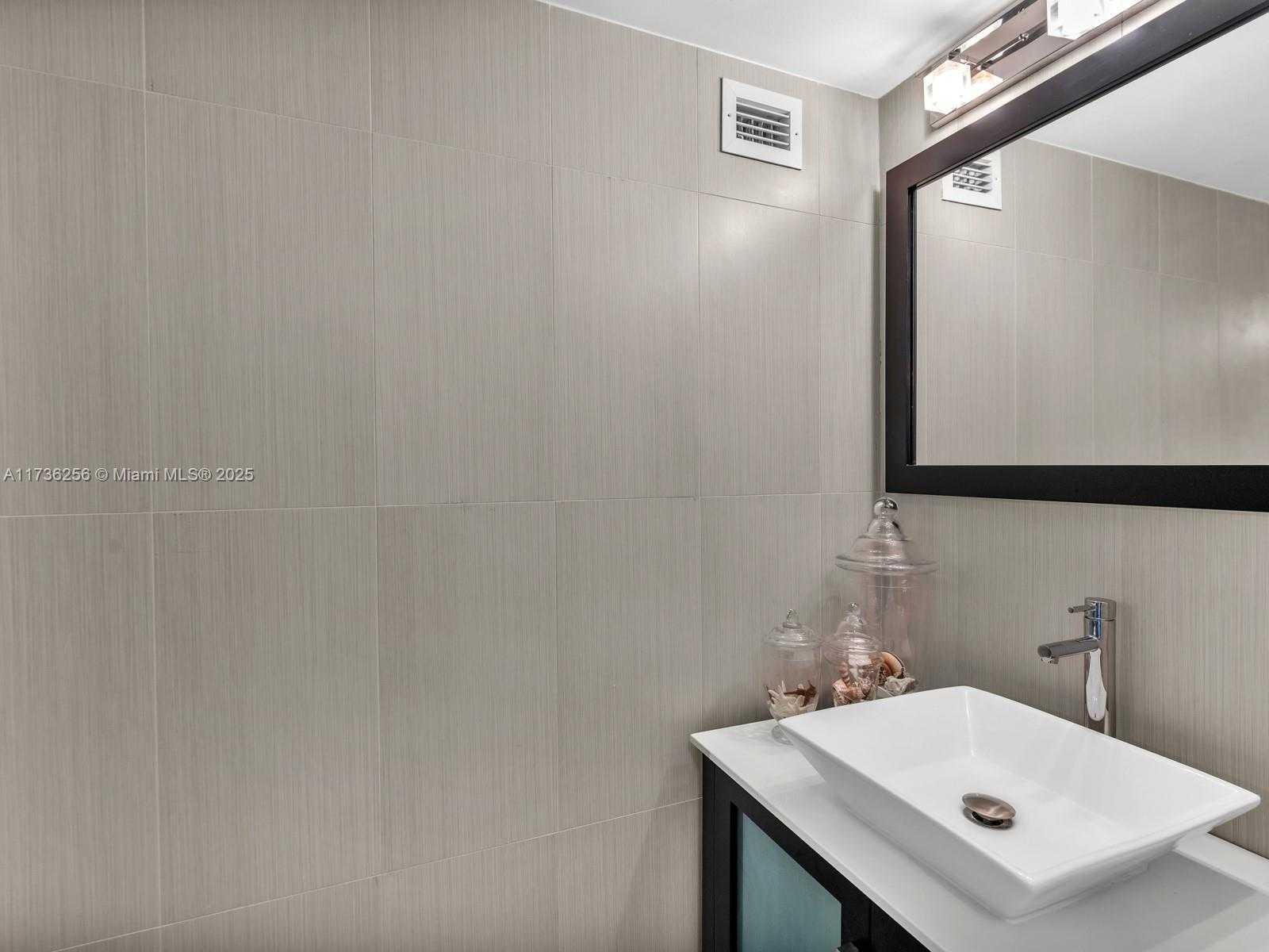 Small Image of 2030 SOUTH OCEAN DR #1414, Hallandale Beach Number 16