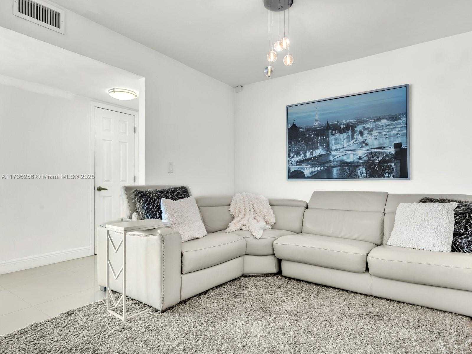 Small Image of 2030 SOUTH OCEAN DR #1414, Hallandale Beach Number 17