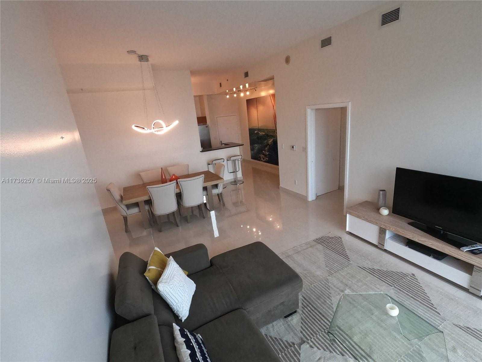 Small Image of 325 SOUTH BISCAYNE BLVD #UPH19, Miami Number 11
