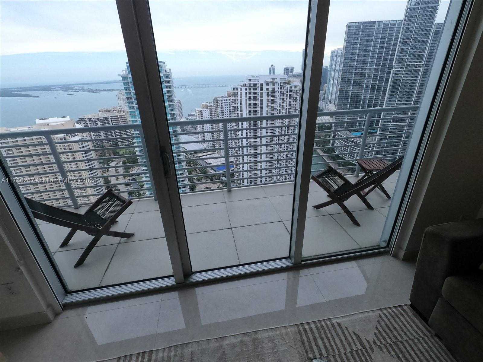 Small Image of 325 SOUTH BISCAYNE BLVD #UPH19, Miami Number 6