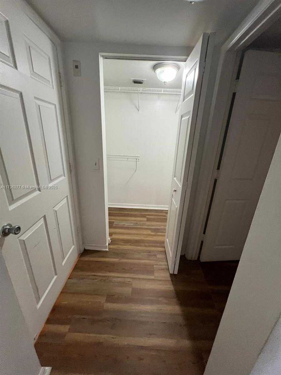 Small Image of 2494 CENTERGATE DR #103, Miramar Number 12