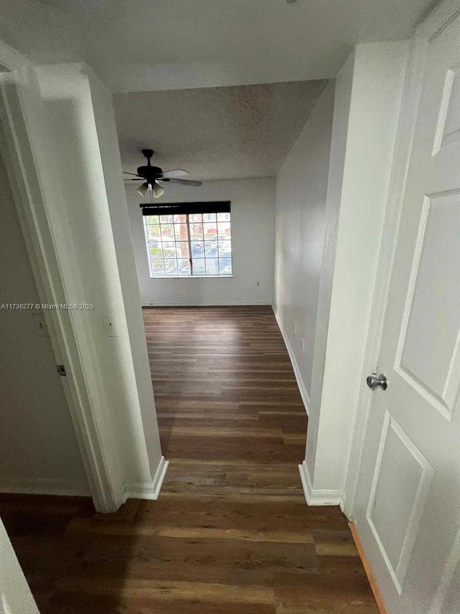 Small Image of 2494 CENTERGATE DR #103, Miramar Number 22