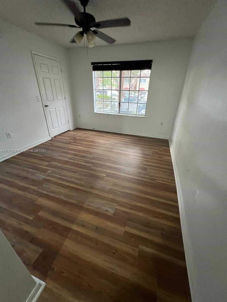 Small Image of 2494 CENTERGATE DR #103, Miramar Number 23