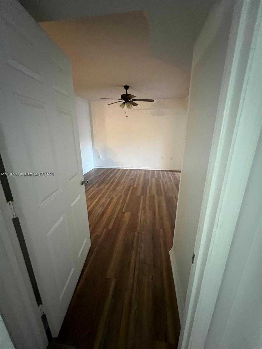 Small Image of 2494 CENTERGATE DR #103, Miramar Number 25