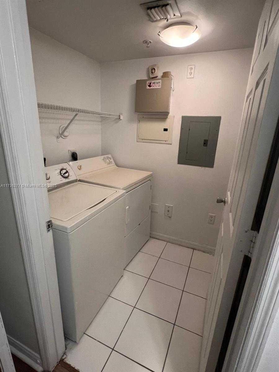 Small Image of 2494 CENTERGATE DR #103, Miramar Number 26