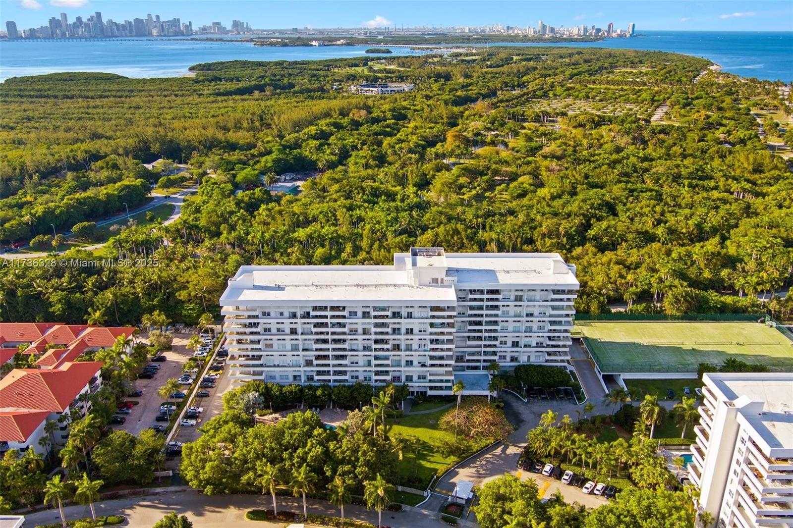 Small Image of 155 OCEAN LANE DR #407, Key Biscayne Number 24