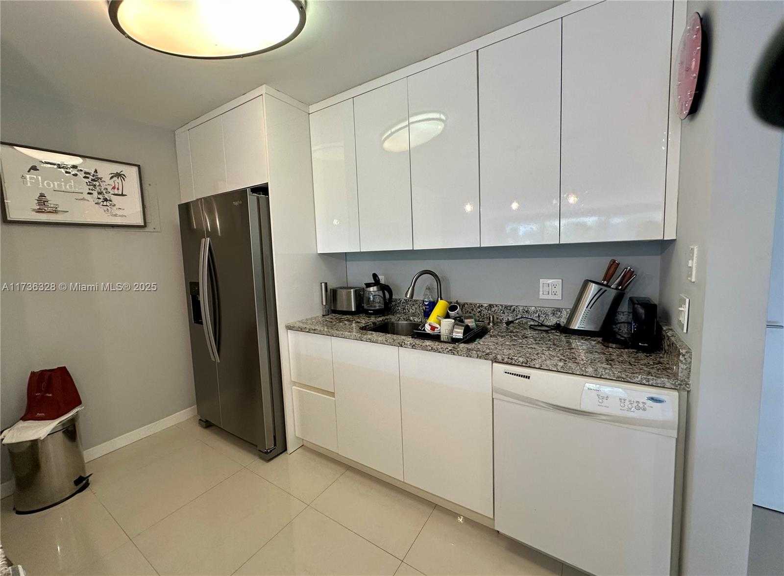 Small Image of 155 OCEAN LANE DR #407, Key Biscayne Number 3