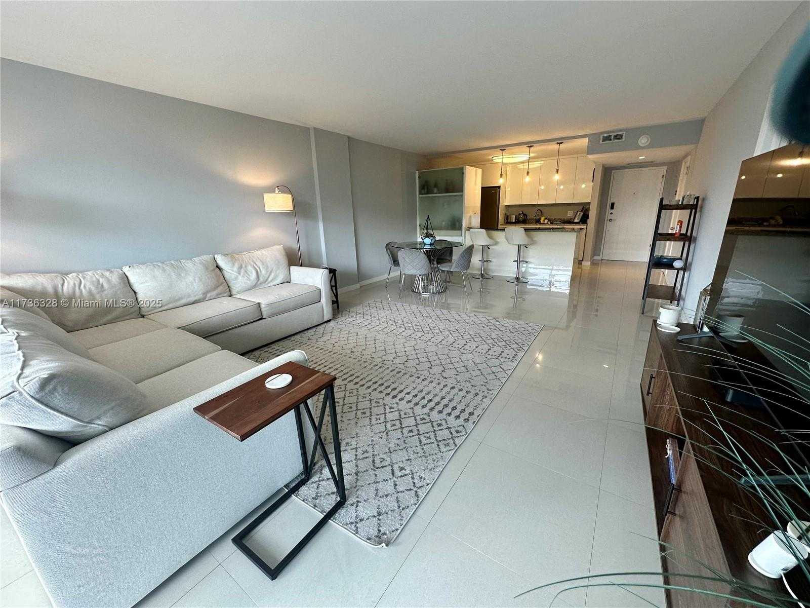 Small Image of 155 OCEAN LANE DR #407, Key Biscayne Number 6