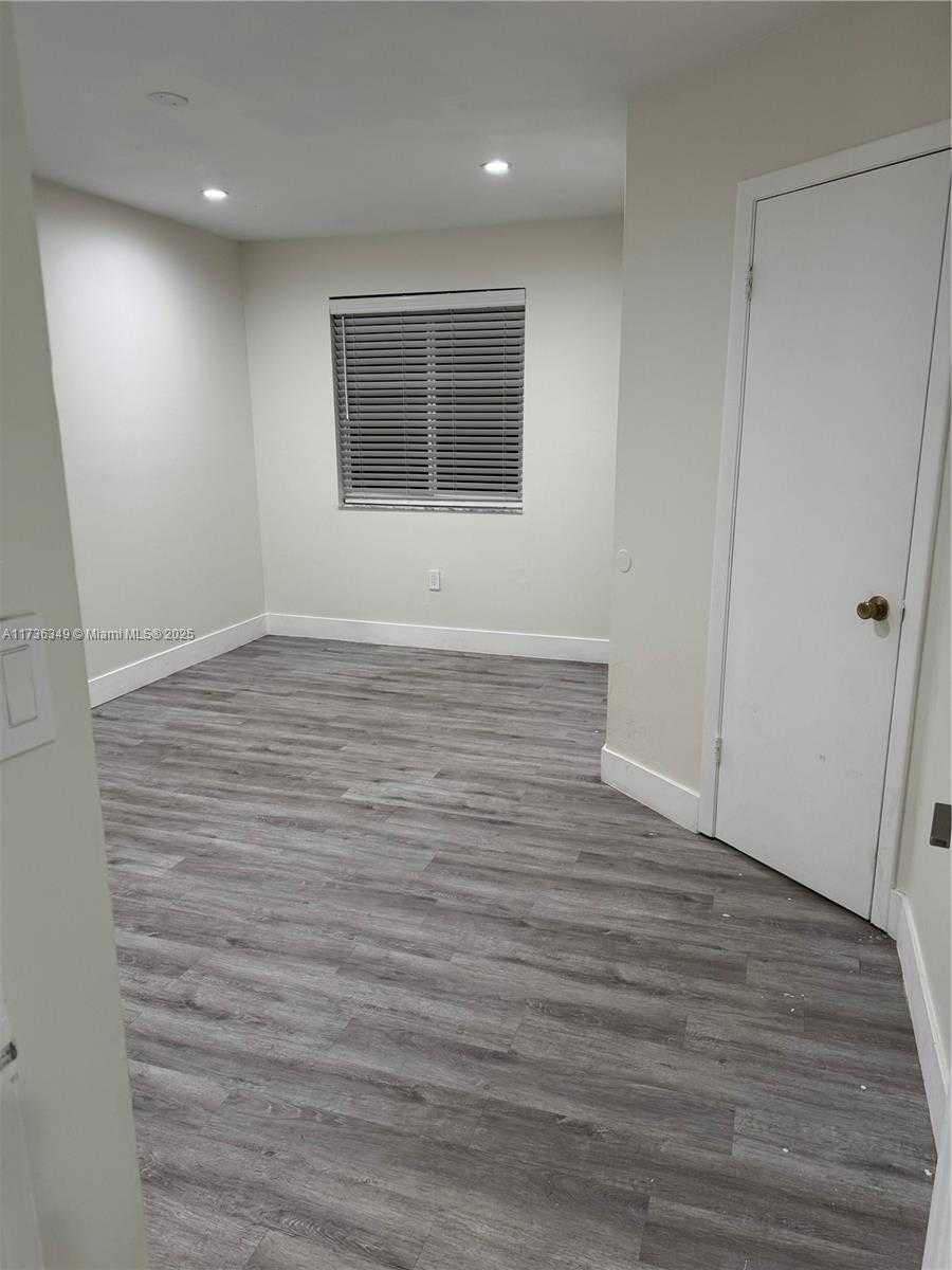 Small Image of 17455 NORTH WEST 67TH CT #K-17, Hialeah Number 19