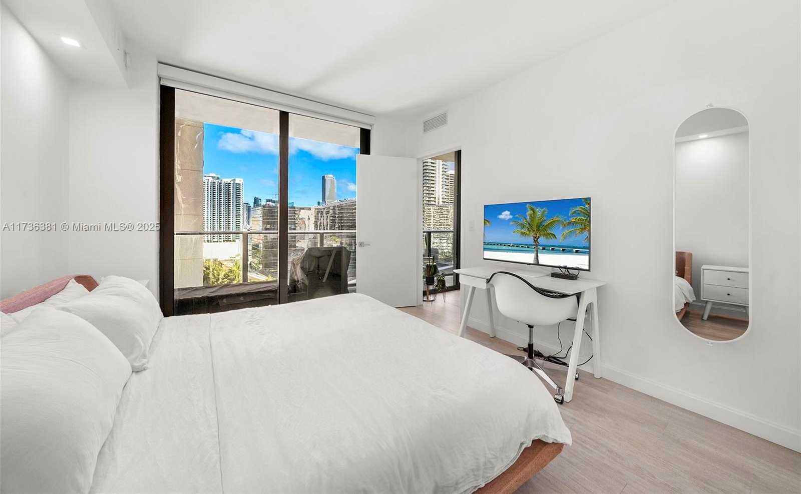 Small Image of 55 SOUTH WEST 9TH ST #1701, Miami Number 18