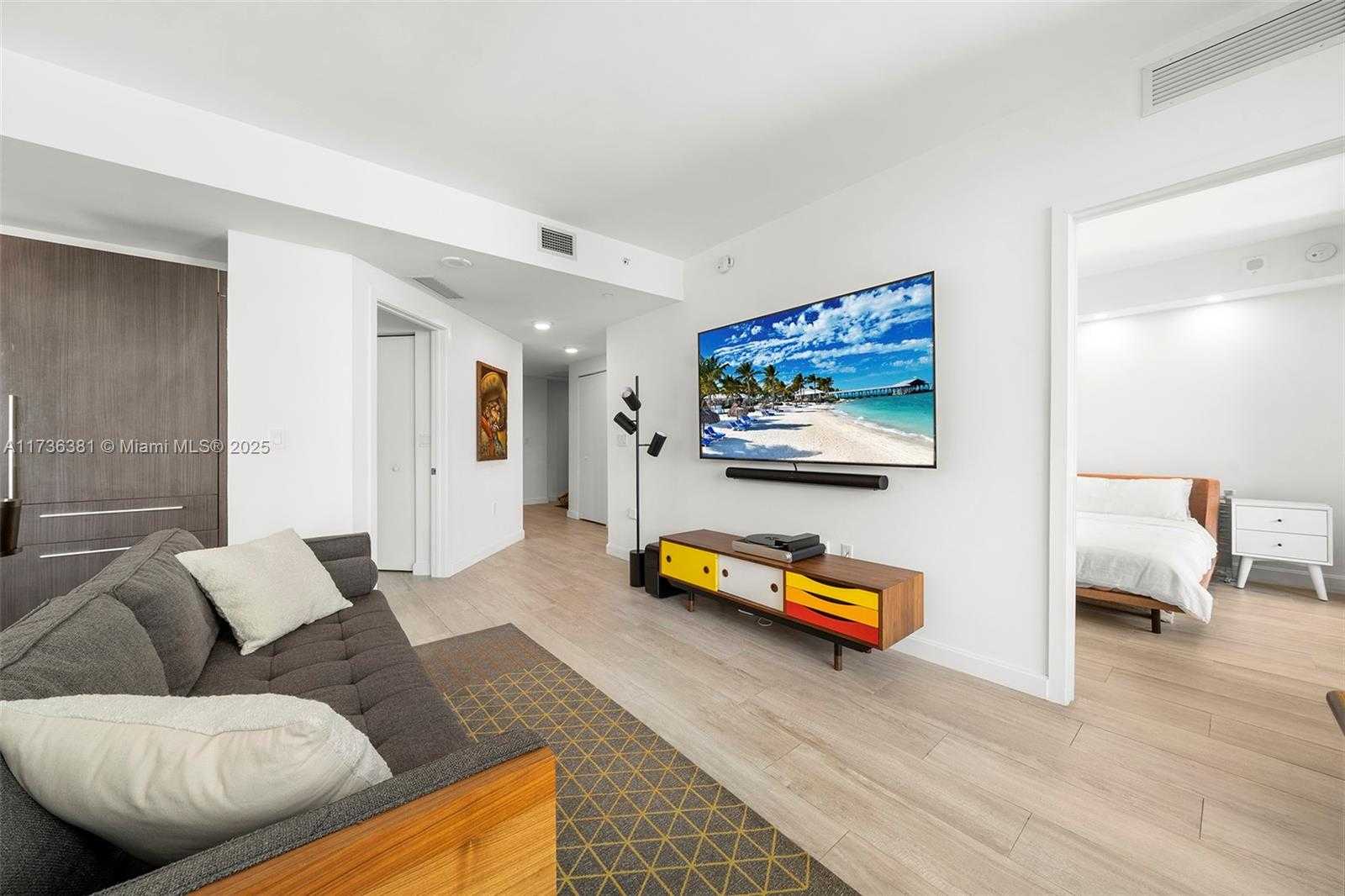 Small Image of 55 SOUTH WEST 9TH ST #1701, Miami Number 7