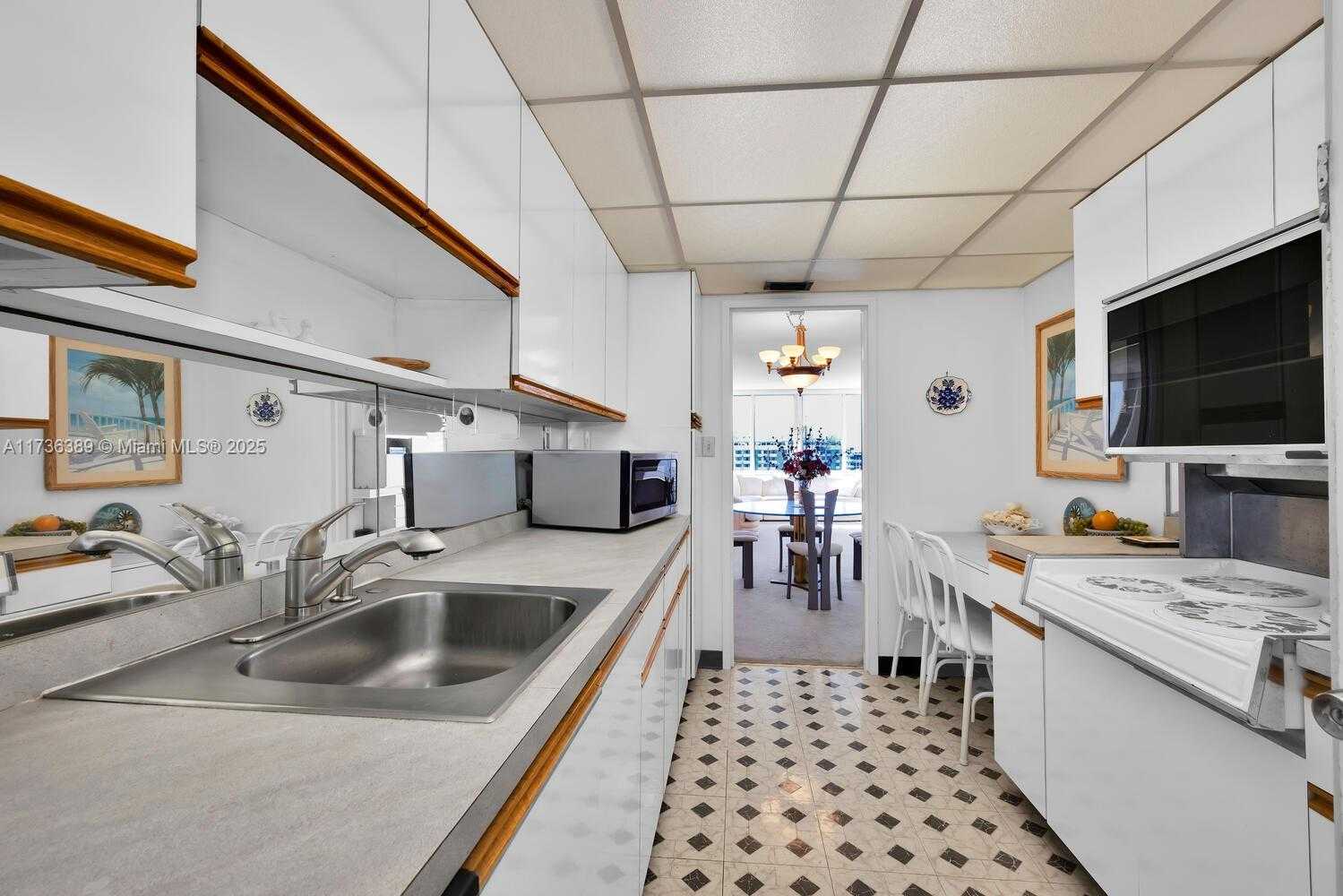 Small Image of 5401 COLLINS AVE #1412, Miami Beach Number 11
