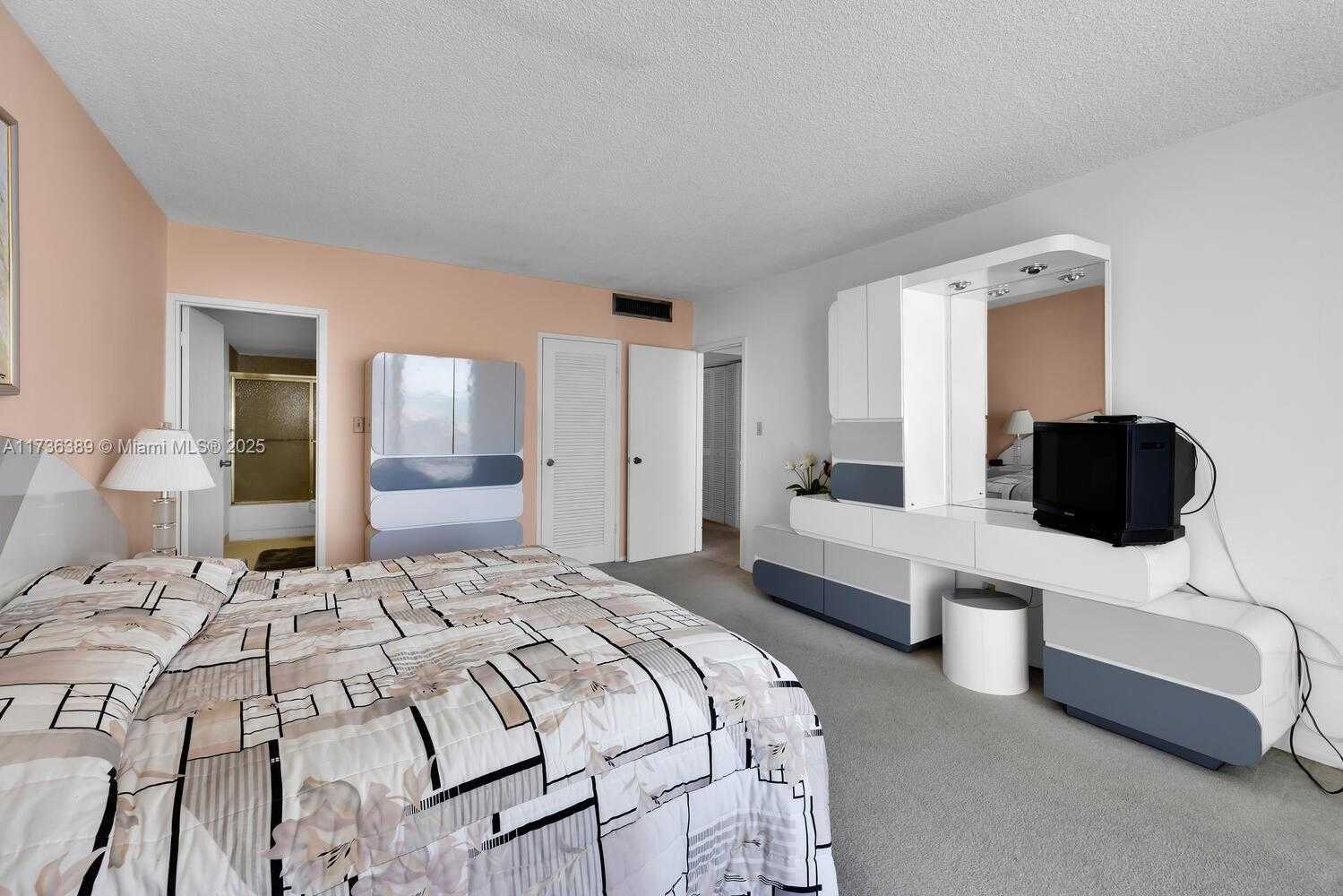 Small Image of 5401 COLLINS AVE #1412, Miami Beach Number 14