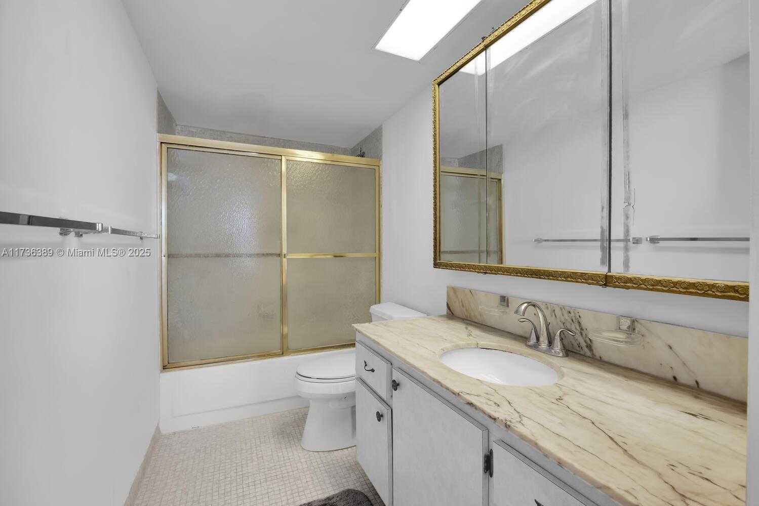 Small Image of 5401 COLLINS AVE #1412, Miami Beach Number 15