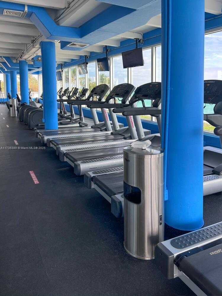 Small Image of 5401 COLLINS AVE #1412, Miami Beach Number 26