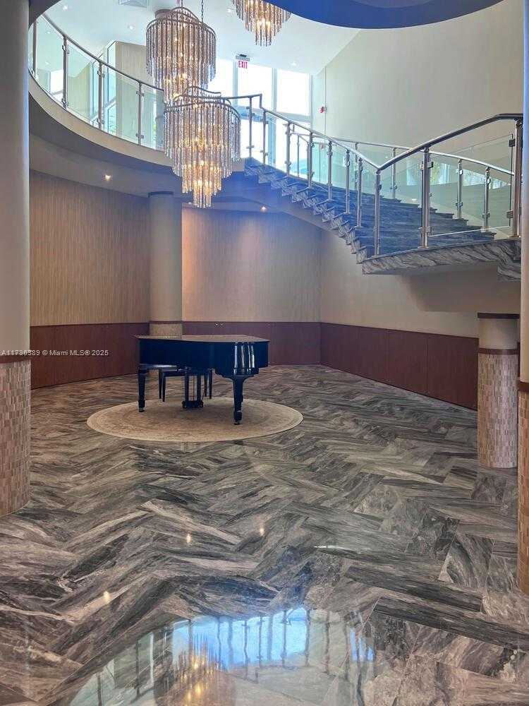 Small Image of 5401 COLLINS AVE #1412, Miami Beach Number 31