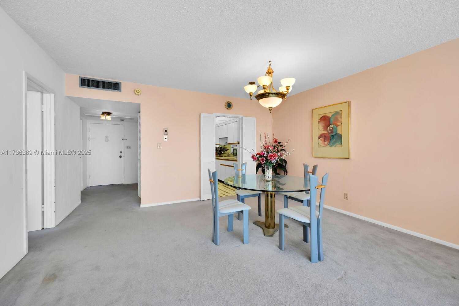 Small Image of 5401 COLLINS AVE #1412, Miami Beach Number 9