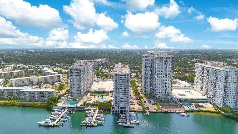 Small Image of 18031 BISCAYNE BLVD #PH01, Aventura Number 14