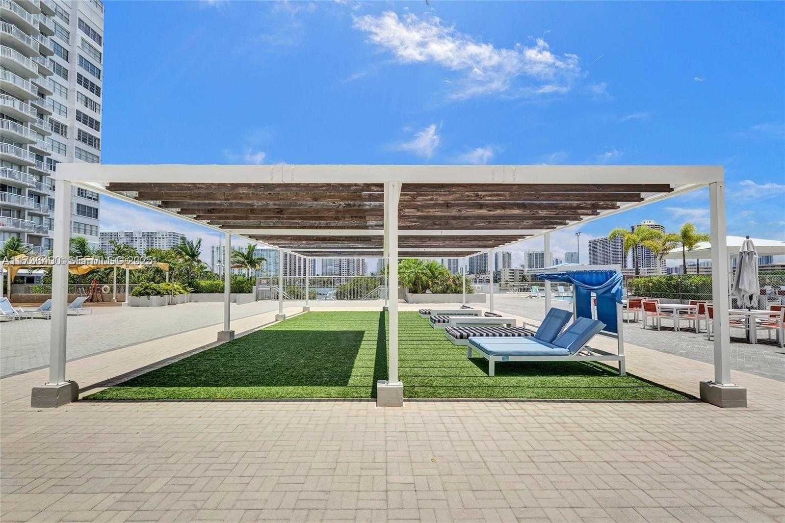 Small Image of 18031 BISCAYNE BLVD #PH01, Aventura Number 25