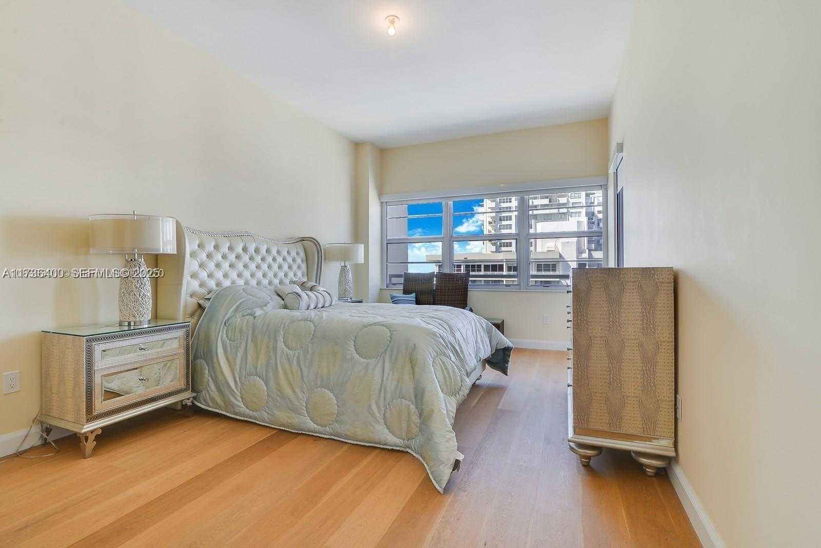 Small Image of 18031 BISCAYNE BLVD #PH01, Aventura Number 3