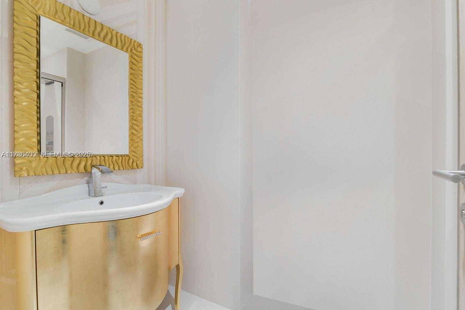 Small Image of 18031 BISCAYNE BLVD #PH01, Aventura Number 5