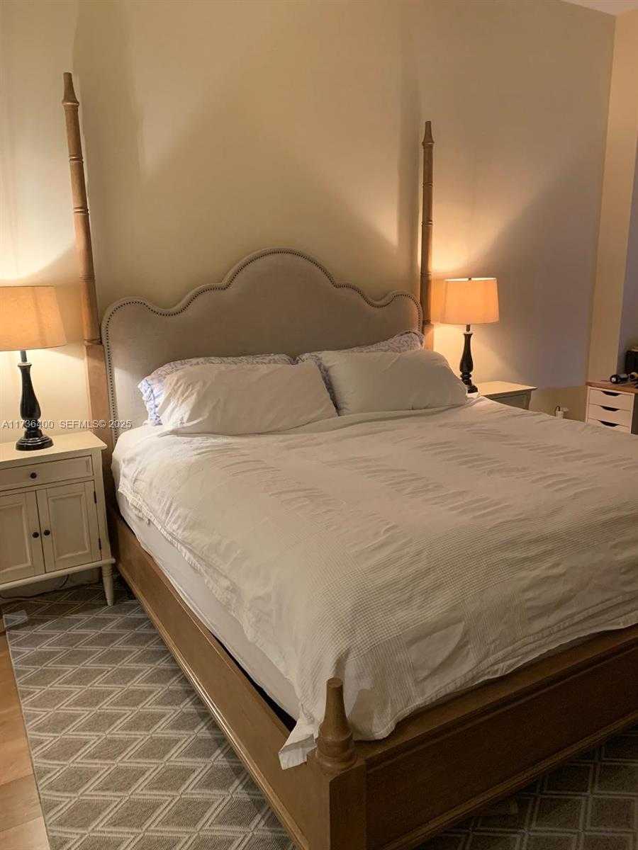 Small Image of 18031 BISCAYNE BLVD #PH01, Aventura Number 9