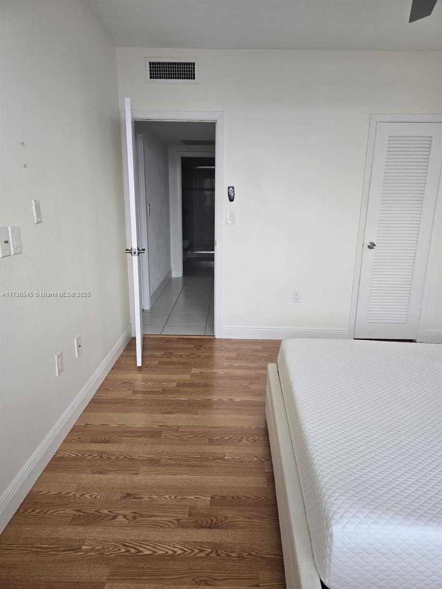 Small Image of 1985 SOUTH OCEAN DR #16G, Hallandale Beach Number 12