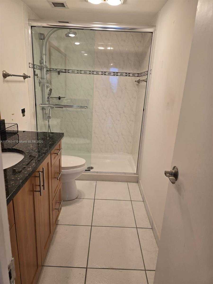 Small Image of 1985 SOUTH OCEAN DR #16G, Hallandale Beach Number 18