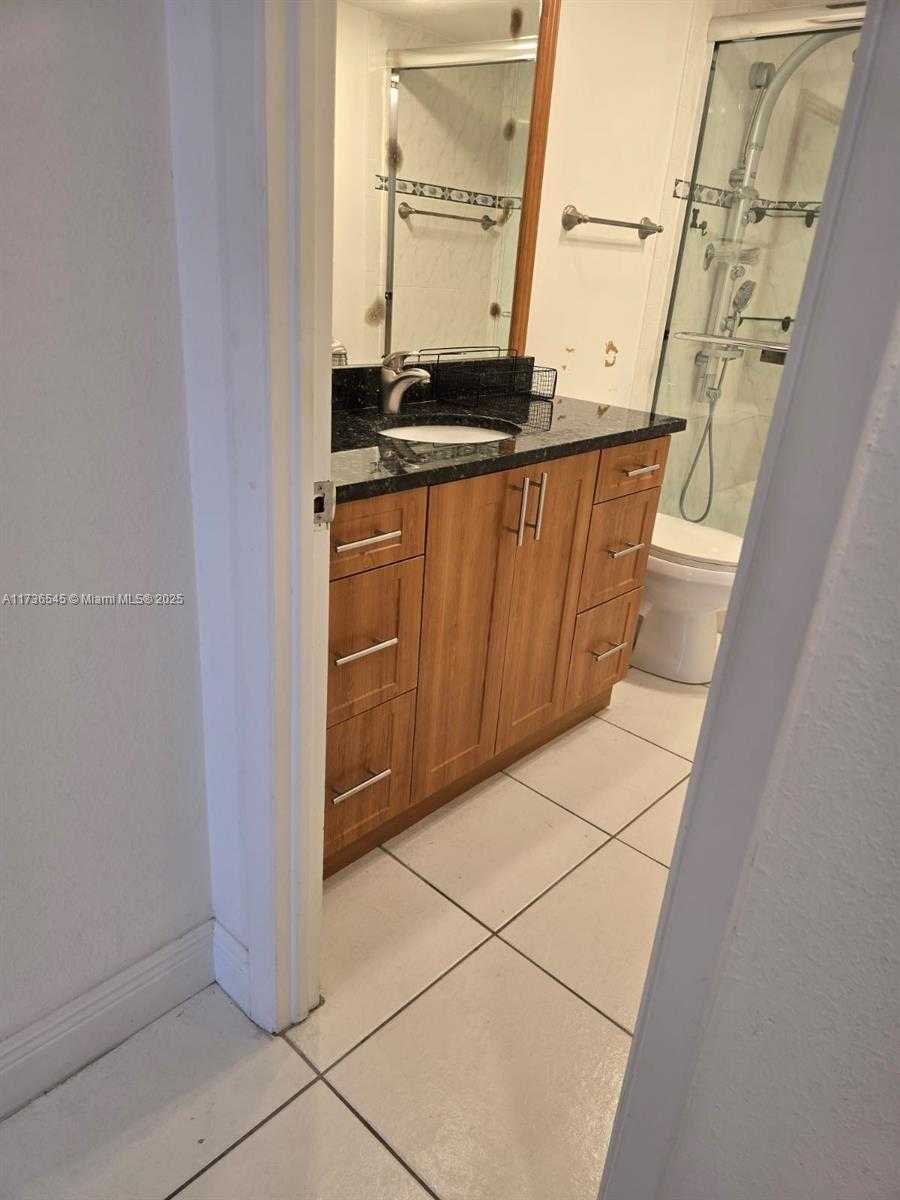 Small Image of 1985 SOUTH OCEAN DR #16G, Hallandale Beach Number 19