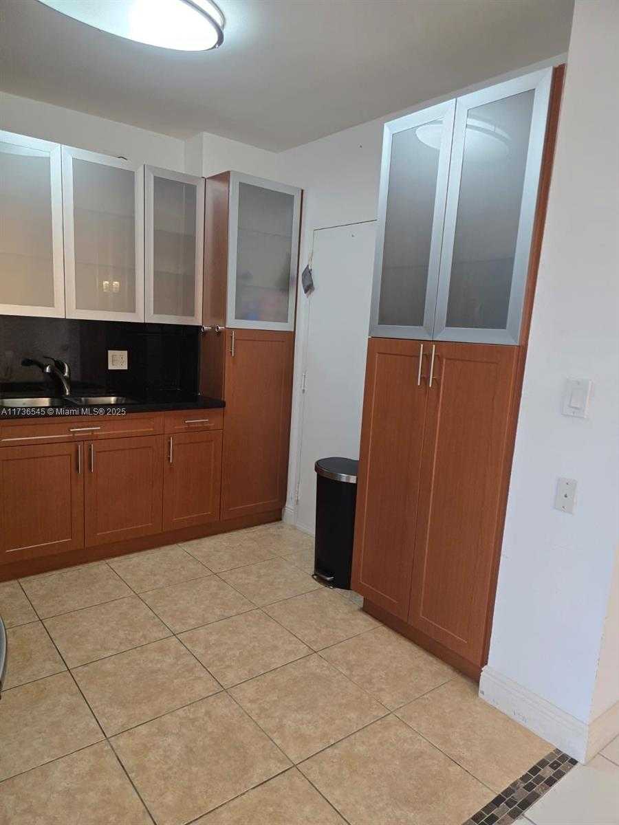 Small Image of 1985 SOUTH OCEAN DR #16G, Hallandale Beach Number 7