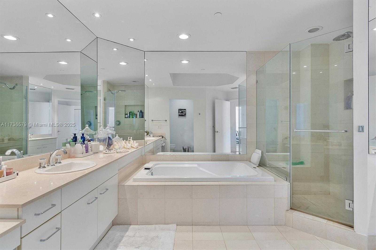 Small Image of 21150 POINT PL #PH 3105, Aventura Number 13