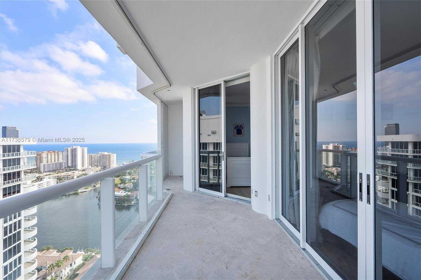 Small Image of 21150 POINT PL #PH 3105, Aventura Number 16