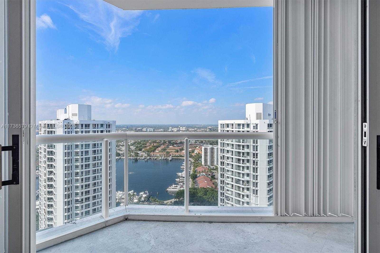 Small Image of 21150 POINT PL #PH 3105, Aventura Number 18