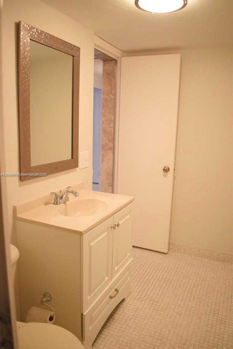 Small Image of 1600 SOUTH OCEAN DR #3G, Hollywood Number 13