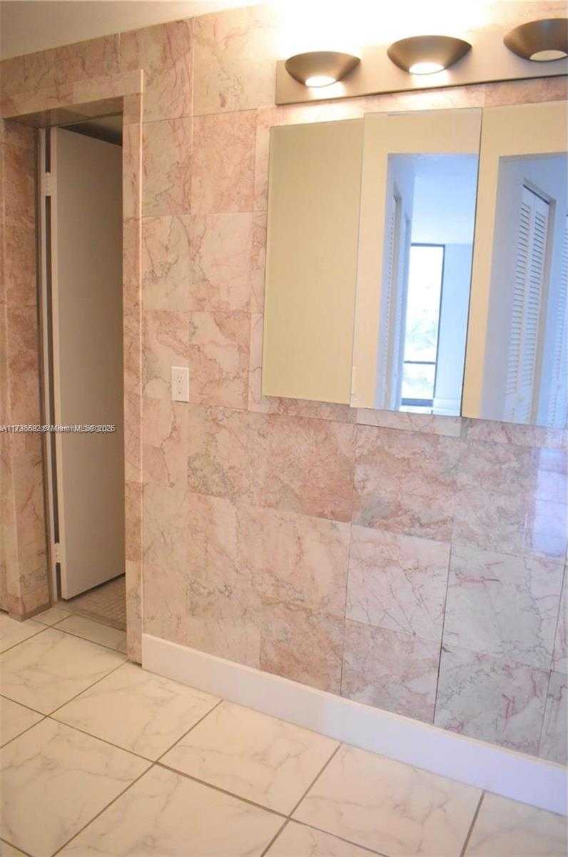 Small Image of 1600 SOUTH OCEAN DR #3G, Hollywood Number 15