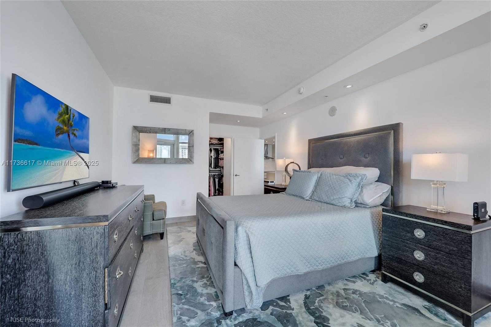 Small Image of 1900 NORTH BAYSHORE DR #2004, Miami Number 12
