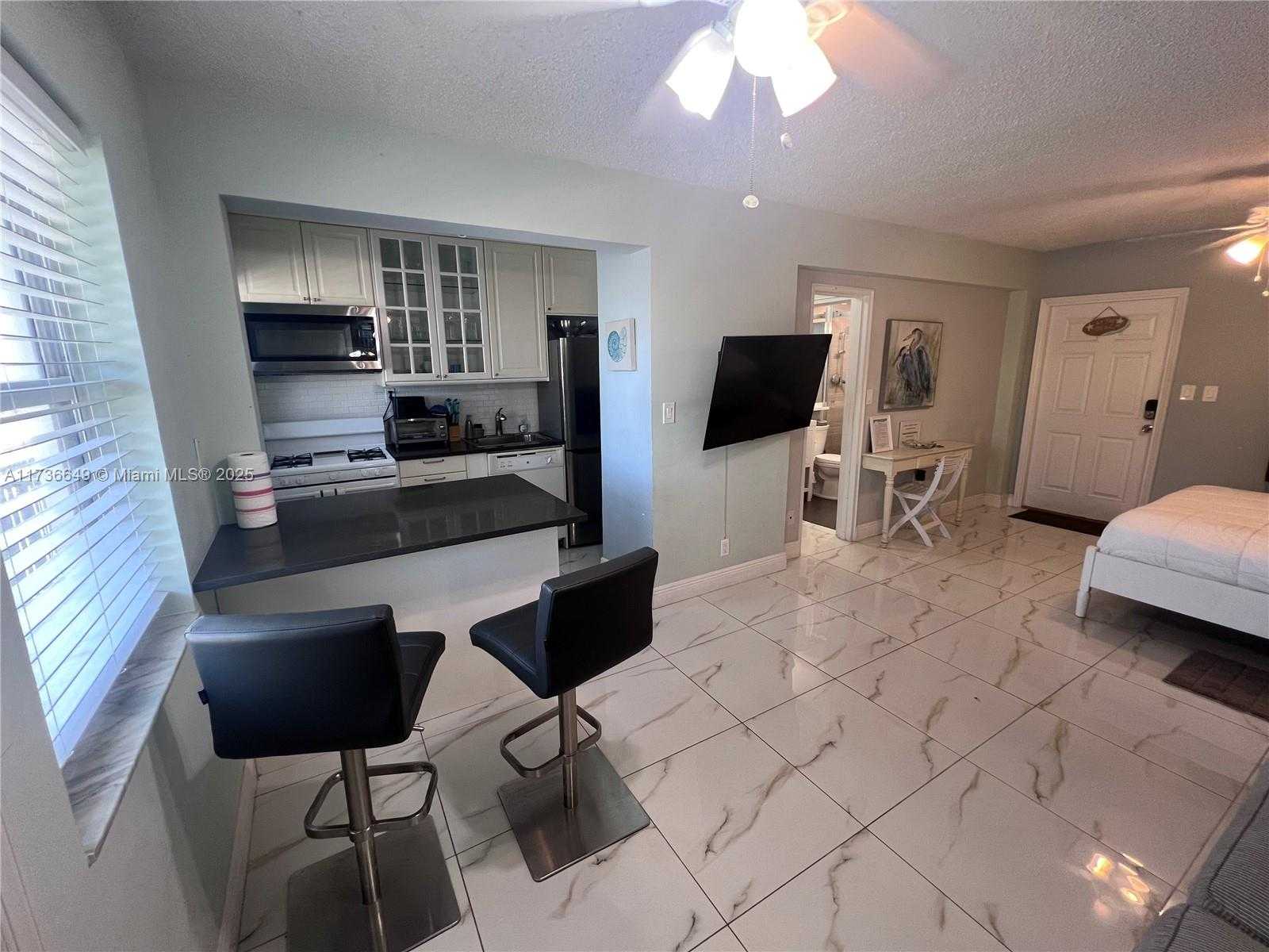 Small Image of 321 WILSON ST #A203, Hollywood Number 13
