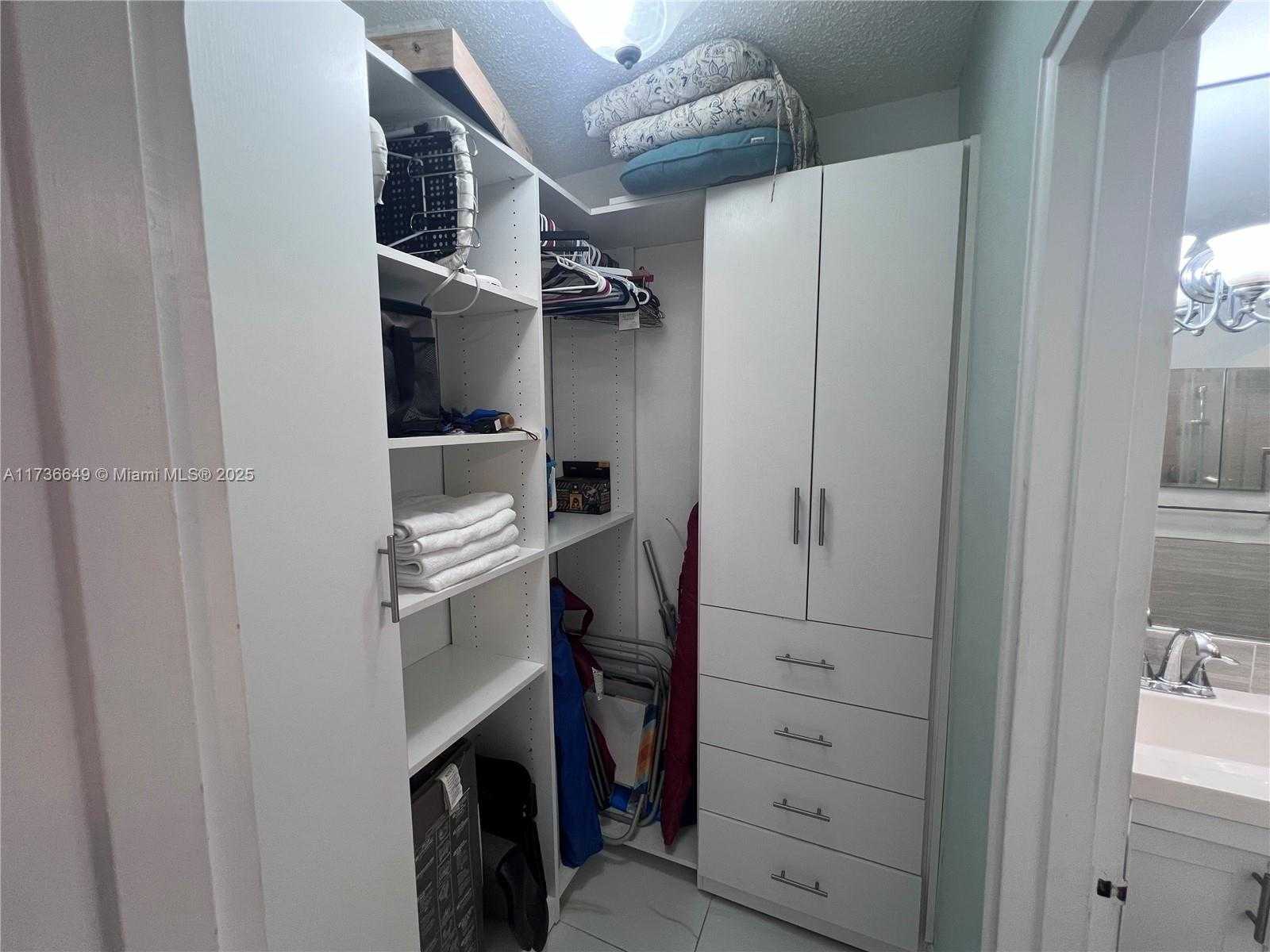 Small Image of 321 WILSON ST #A203, Hollywood Number 9
